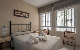 RentalSevilla Moderno y comodo apartamento en Santa Cruz con Parking